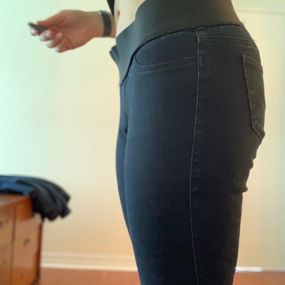 Max Jeans-Black stretchy pants